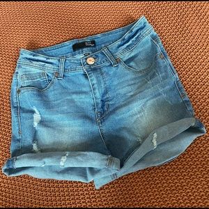 1822 Denim Untacked Cuff Denim Shorts